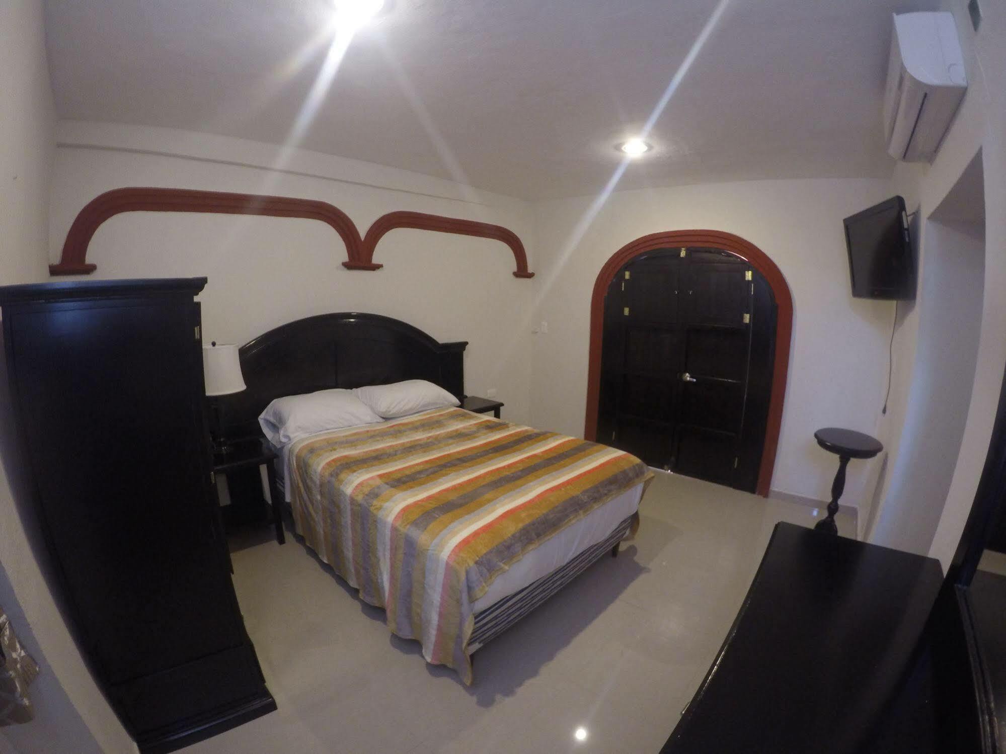 Hotel Quinta Marciala Mx Valladolid  Buitenkant foto